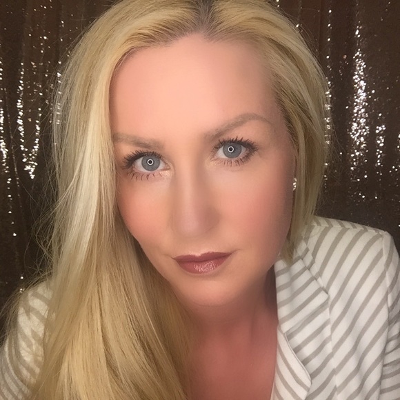 Meet your Posher, Christine - Picture 2 of 2